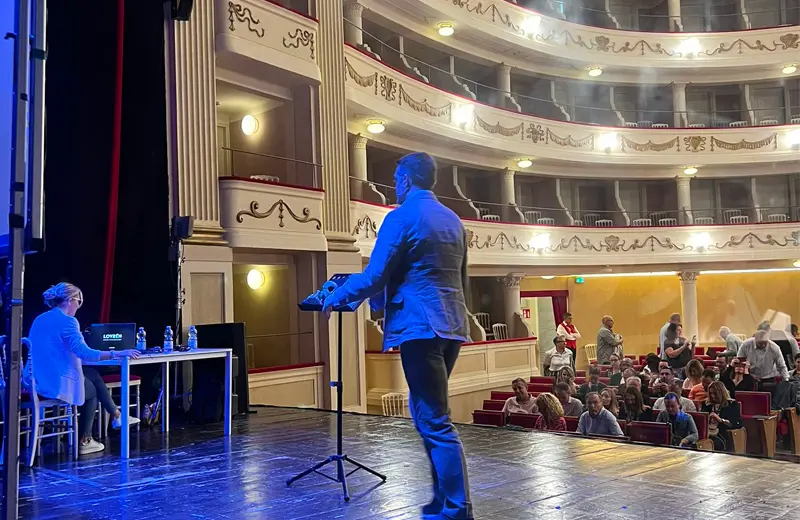 Interpretariato per eventi a Pisa, fiere e congressi